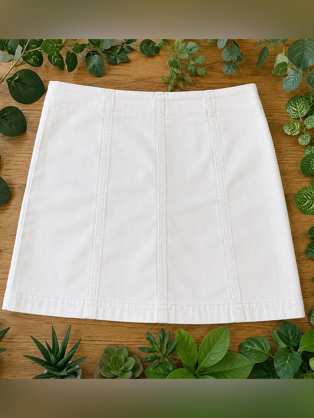 Free People White Denim Mini Skirt Size 8 Cotton Blend Zip Back Boho Coastal - Picture 3 of 5